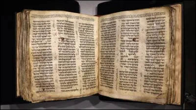 De combien de livres la Bible h&eacute;bra&iuml;que (Tanakh) est-elle constitu&eacute;e ?