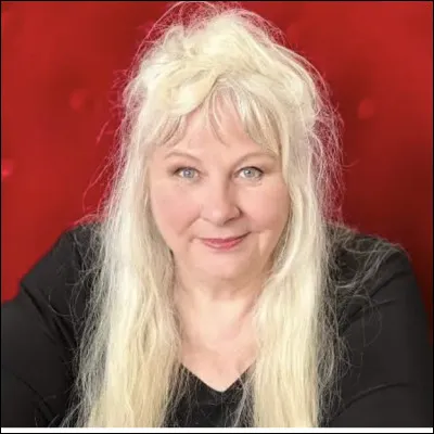 Quel est le pr&eacute;nom en Y de la com&eacute;dienne belge du nom de Moreau ?