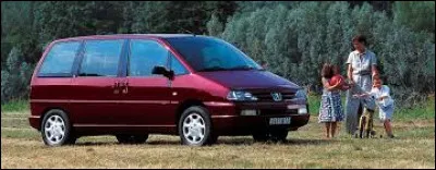 Nous commen&ccedil;ons avec une voiture pour les familles nombreuses. Voici un ...