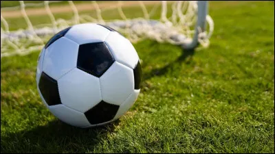 Football : laquelle de ces affirmations est fausse ?