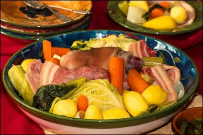 Quel est ce plat traditionnel, plut&ocirc;t d&eacute;gust&eacute; en hiver ?