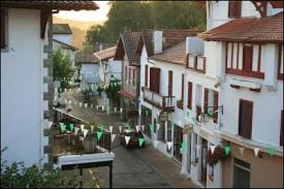 Quelle commune se trouve dans les Pyr&eacute;n&eacute;es-Atlantiques ?