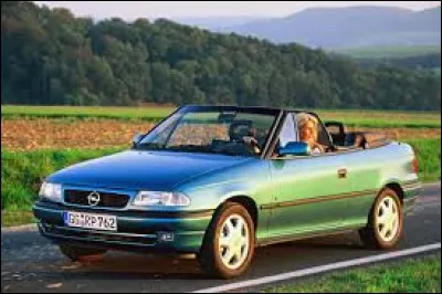 Ici vous avez la version cabriolet de ...