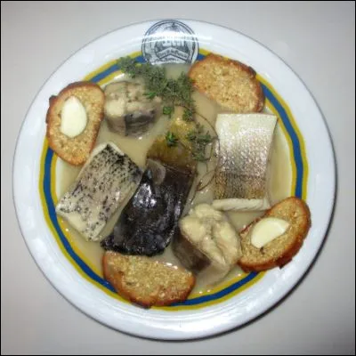 Quelle r&eacute;gion administrative fran&ccedil;aise, lieu d�origine de la p&ocirc;chouse, est la cinqui&egrave;me plus grande de France m&eacute;tropolitaine et compte huit d&eacute;partements ?