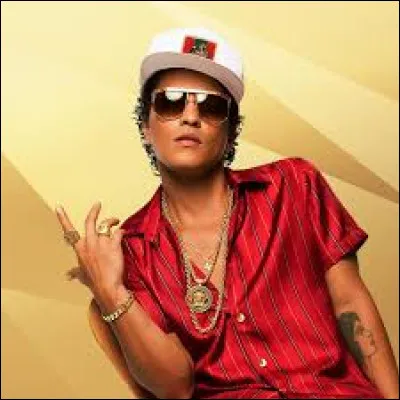 Qui a fait une collaboration avec Bruno Mars ?
