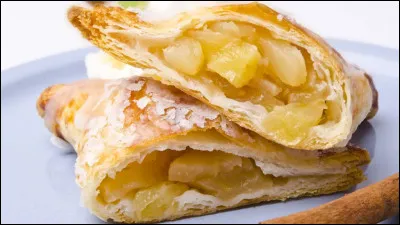 Le chausson aux pommes est une viennoiserie de forme semi-circulaire ou triangulaire fourr&eacute; avec la m&ecirc;me garniture que la tarte aux pommes. Quel est son nom en Belgique ?