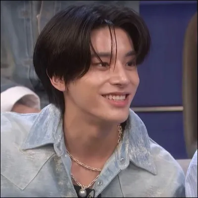 Qui est Australien et d&eacute;testait l�anglais &agrave; l�&eacute;cole ?