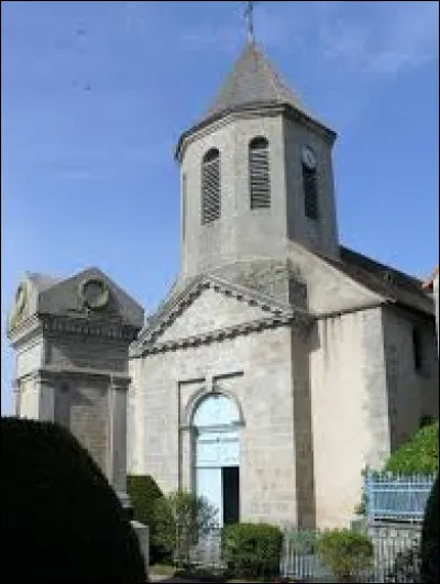 Je vous propose de commencer cette balade devant l'&eacute;glise Saint-Sylvain, &agrave; Ahun. Village de l'aire d'attraction Gu&eacute;r&eacute;toise, il se situe dans le d&eacute;partement ...