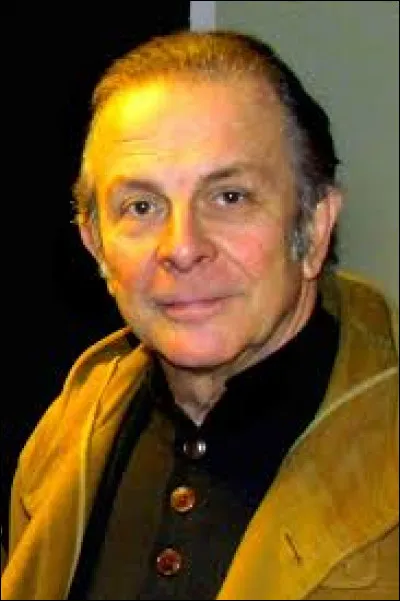 Nous allons parler de Roland Giraud. Dans quel(s) film(s) joue-t-il ?