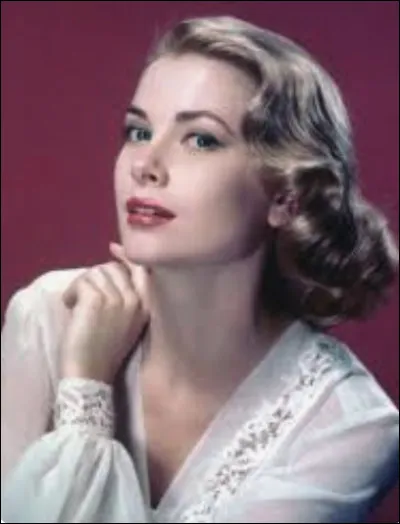 Quel est le pr&eacute;nom de l'actrice am&eacute;ricaine du nom de Kelly, devenue princesse de Monaco par mariage ?