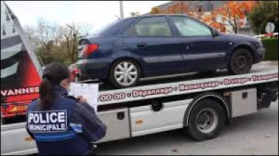 Cette voiture part &agrave; la ...