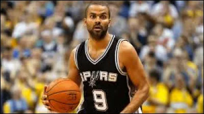 Quel baskteur a sorti le tube "Balance-toi" en 2007 ?