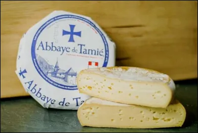 Ce fromage au lait cru est fabriqu&eacute; &agrave; l'abbaye de Tami&eacute;...