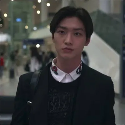 Est lui, qui est-ce ?