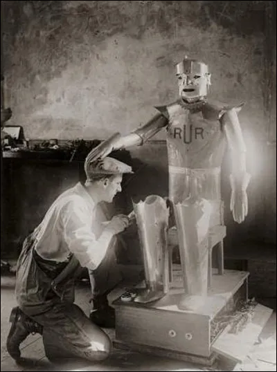 Quel &eacute;crivain a invent&eacute; le mot &laquo; robot &raquo; ?