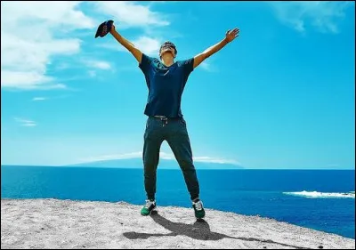 Qui est libre dans la chanson d'Herv&eacute; Christiani ?