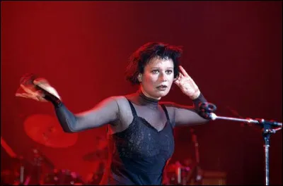 Guesch Patti, dans sa chanson de 1988, rend un ondulant hommage &agrave;...