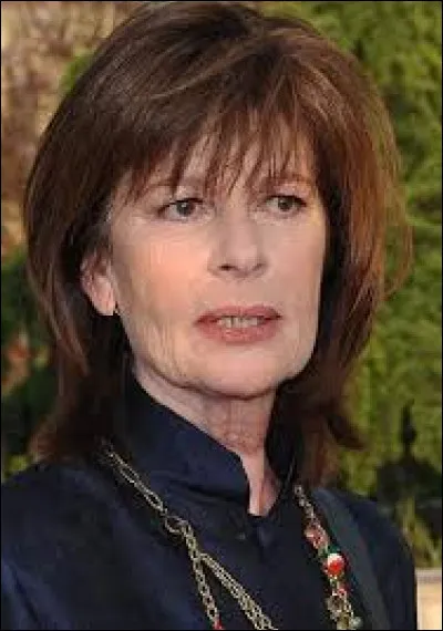 Dans quoi joue Claire Nadeau ?