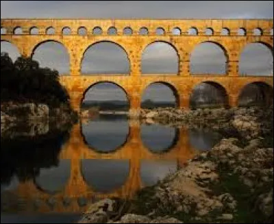 Durant quel si&egrave;cle le Pont du Gard a-t-il &eacute;t&eacute; construit ?