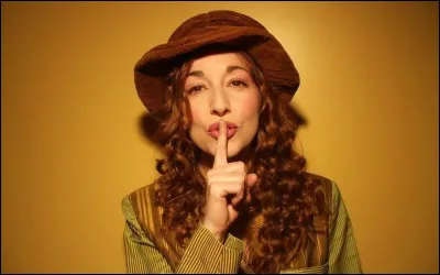 Qui est cette chanteuse, interpr&egrave;te du titre ''Oui je l�adore'' ?