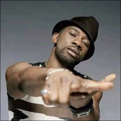 Qui est ce rappeur qui a chant&eacute; ''Face &agrave; la mer'' en duo avec lui ?