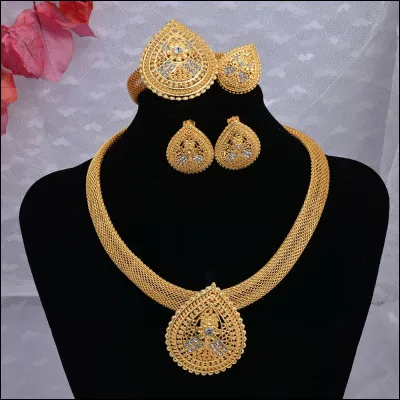 Qui a &eacute;crit la nouvelle se nommant "La Parure" ?