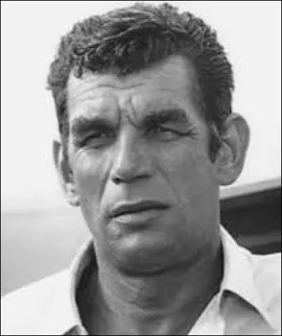 Voici maintenant Michel Constantin. Il joue dans ...