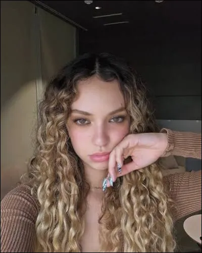 Dans quel groupe de K-pop Daniela est-elle ?