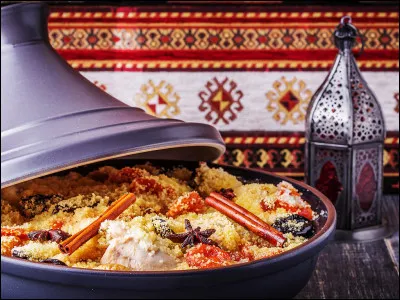 On peut trouver des abricots dans le tajine.