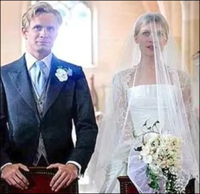 Dans le film "Pi&egrave;ce mont&eacute;e", qui interpr&egrave;te le cur&eacute; qui c&eacute;l&egrave;bre le mariage de B&eacute;reng&egrave;re et Vincent ?