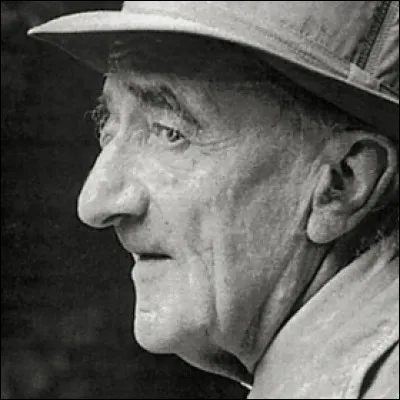 On peut y voir un ministre et ses acolytes.