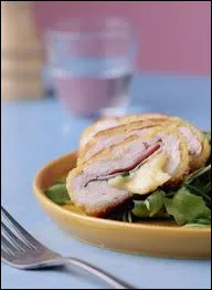 Quel est le nom de cette escalope roul&eacute;e autour de jambon et de fromage, et pan&eacute;e ?