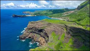 Quel est nom d'un &Eacute;tat insulaire d'Afrique de l'Ouest, compos&eacute; d'un archipel de dix &icirc;les volcaniques ?