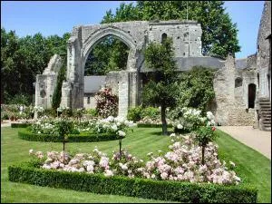 A quel pote a appartenu le prieur de St-Cosme ?