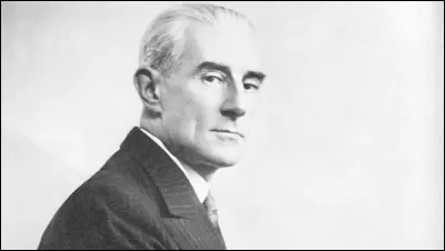 Qui est ce musicien fran&ccedil;ais, figure centrale du cercle d'amis amateurs d'arts, musiciens ou m&eacute;lomanes ''Les Apaches'' ?