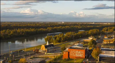 Trump a recueilli 61 % dans cet &Eacute;tat, bastion des s&eacute;gr&eacute;gationnistes du Sud, qui figure parmi les plus conservateurs et les plus pauvres des &Eacute;tats-Unis :