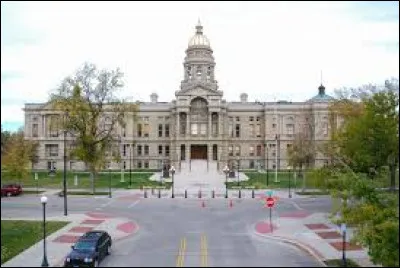 Dans cet &Eacute;tat des Rocheuses, les &eacute;lecteurs ont syst&eacute;matiquement vot&eacute; - depuis 1952, et &agrave; la seule exception de 1964, pour le candidat r&eacute;publicain, souvent avec des marges importantes. Trump a obtenu 68 % des suffrages en 2016 et en 2020 et 72,3 en 2024 ; les deux s&eacute;nateurs sont r&eacute;publicains depuis 1977 : c'est le ...