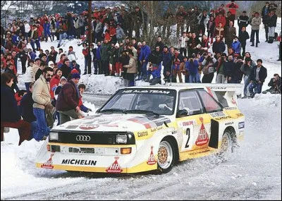 Quelle est cette grosse voiture &agrave; quatre roues motrices con&ccedil;ue comme une b&ecirc;te de rallye ?