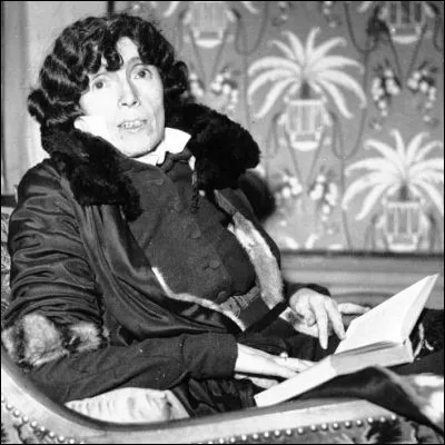 Quel document a &eacute;t&eacute; instaur&eacute; en France en 1939 sous l�impulsion de la peintre Louise Hervieu ?