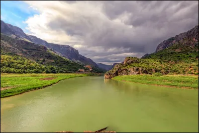 Parmi ces fleuves, lequel coule en Turquie ?