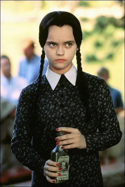 Mercredi a-t-elle un t&eacute;l&eacute;phone ? (Partie 1)