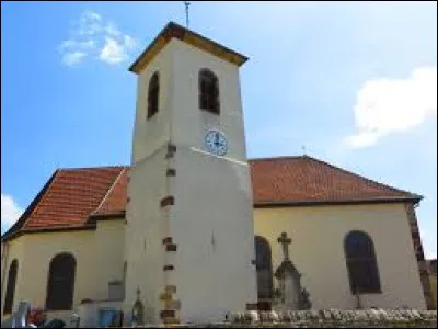Voici l'&eacute;glise Sainte-Marguerite, &agrave; Landange. Village de Lorraine, dans l'arrondissement de Sarrebourg-Ch&acirc;teau-Salins, il se situe dans le d&eacute;partement ...