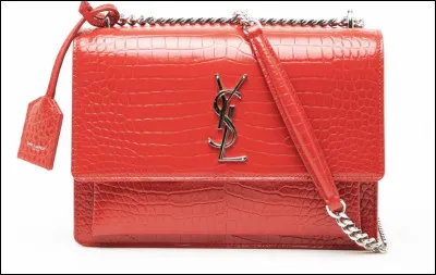 Quel est le nom de cette entreprise fran&ccedil;aise de luxe, sp&eacute;cialis&eacute;e dans le pr&ecirc;t-&agrave;-porter ?