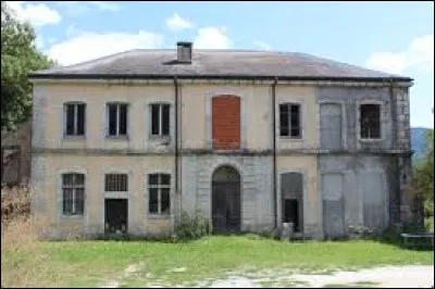 Notre balade dominicale d&eacute;marre au ch&acirc;teau d'Anglefort. Commune de l'arrondissement de Belley, sur la rive droite du Rh&ocirc;ne, elle se situe dans le d&eacute;partement ...