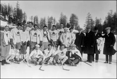 Lors des 4 premiers Jeux d'hiver, seuls 13 pays ont remport&eacute; des m&eacute;dailles, dont 8 d'entre eux &agrave; chaque &eacute;dition :