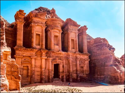 P&eacute;tra ? P&eacute;tra pas ? Me voil&agrave; dans cette ancienne cit&eacute; nabat&eacute;enne. O&ugrave; suis-je ?