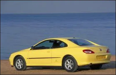 Quel est le nom de cette voiture jaune ?