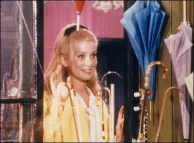 "Les Parapluies de Cherbourg" est un film dans lequel joue Fran&ccedil;oise Dorl&eacute;ac.