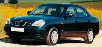 Cette voiture est une ...