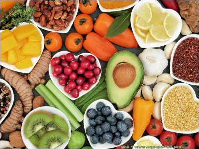 Encore toi ! Bon, je vois dans ce cas, dis-moi : Qui est l'intrus ?